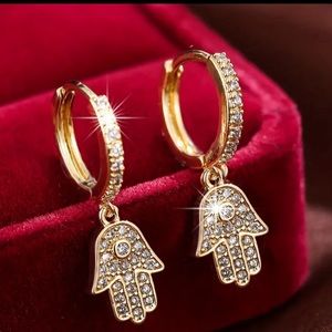 BNWT 18k Gold Plated Zircon Earrings